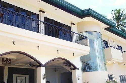 Davao Eagle Ridge Resort ภายนอก รูปภาพ